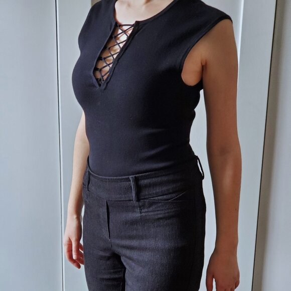 Lace-Up Black Sweater Tank in XS by Le Chateau - Picture 1 of 5